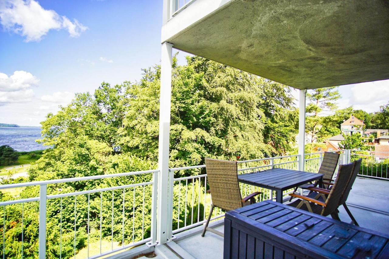 Moderne Ferienwohnung Mit Balkon, Meerblick - Ferienresidenz Zwei Boddenfewo 1-3 Lietzow エクステリア 写真